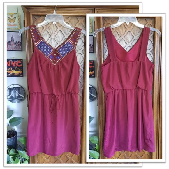 City Triangles Dresses & Skirts - City Triangles Burgundy Boho Tribal Drawstring Sheath Dress - S